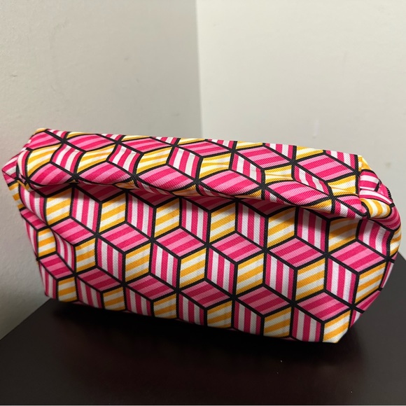 NEW CLINIQUE COSMETICS BAG - Picture 5 of 6